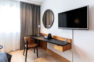 Отель Scandic Espoo Эспоо Улучшенный номер с кроватью размера «queen-size»-4